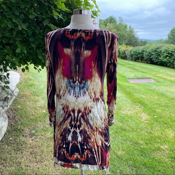 Context Handkerchief Hem Top - Picture 4 of 15